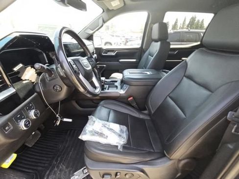 Used 2022 GMC Sierra 1500 SLT w/ SLT Convenience Package AWD/4WD image 2