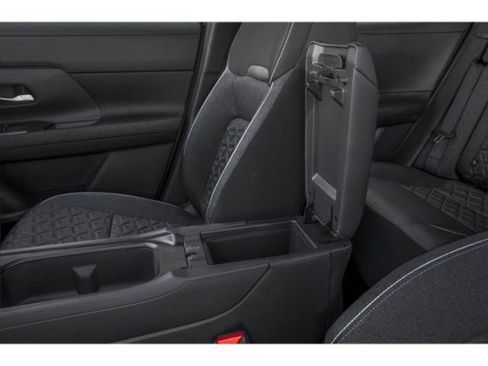 Certified 2025 Nissan Kicks SV w/ SV Premium Package AWD/4WD image 16