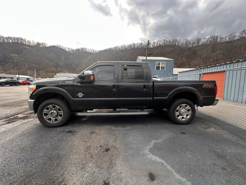 Used 2015 Ford F250 Lariat w/ Lariat Ultimate Package image 4