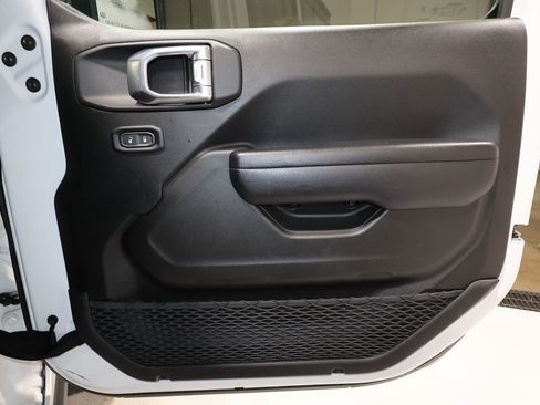 Used 2024 Jeep Wrangler Unlimited Rubicon image 18