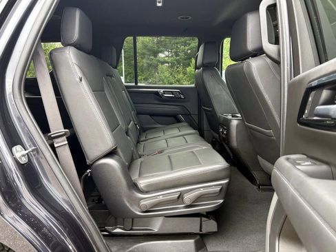 Used 2025 Chevrolet Tahoe Z71 AWD/4WD image 18