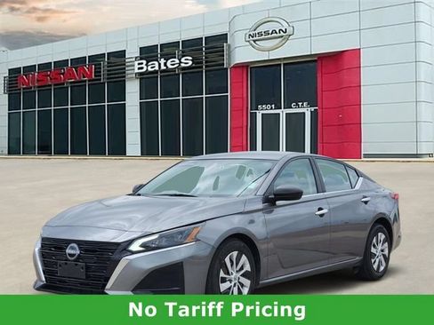 Certified 2025 Nissan Altima 2.5 S FWD image 2