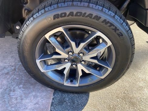 Used 2024 Jeep Wrangler Unlimited image 24