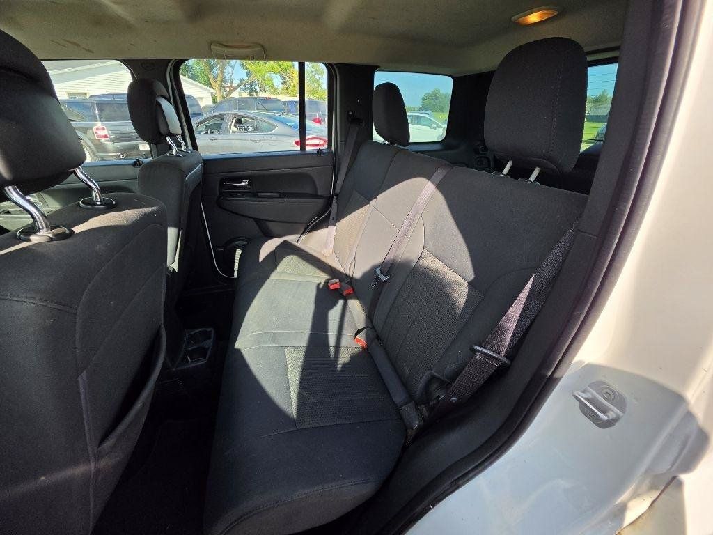 Used 2012 Jeep Liberty Sport RWD image 18