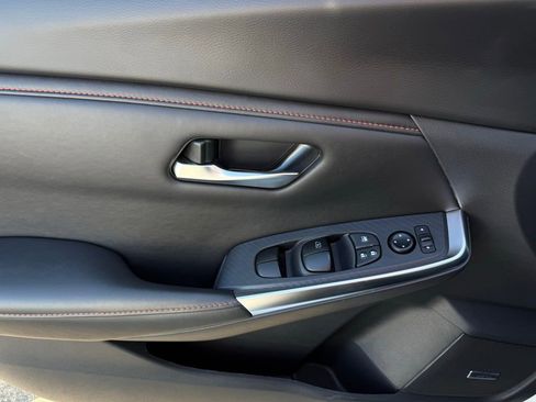 Certified 2025 Nissan Sentra SR w/ SR Premium Package image 21