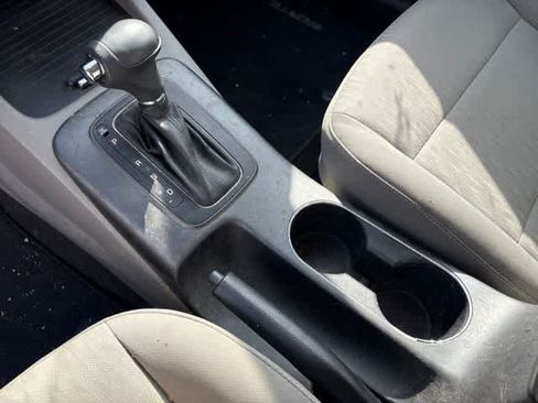 Used 2016 Kia Forte LX FWD image 18