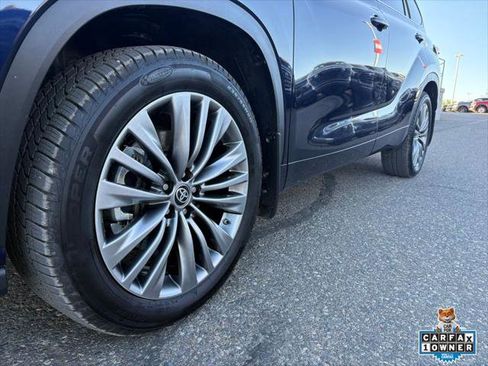 Certified 2021 Toyota Highlander Platinum AWD/4WD image 13
