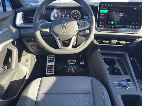 New 2026 Volkswagen Tiguan SE R-Line image 23