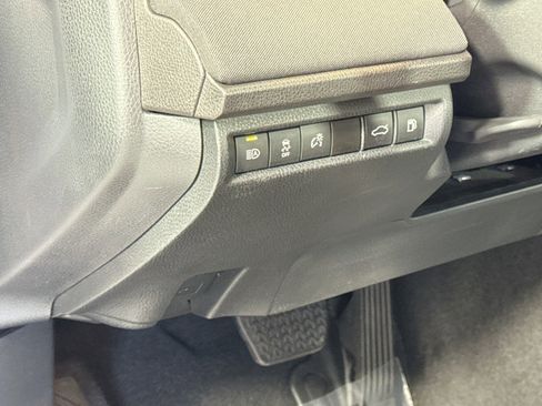 Used 2025 Toyota Camry LE image 10