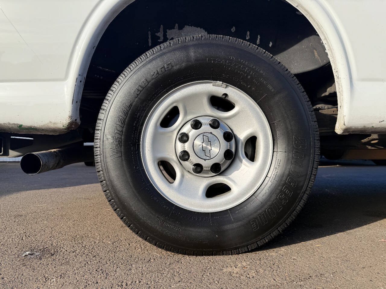 Used 2016 Chevrolet Express 2500 w/ Cold Climate Package RWD image 8