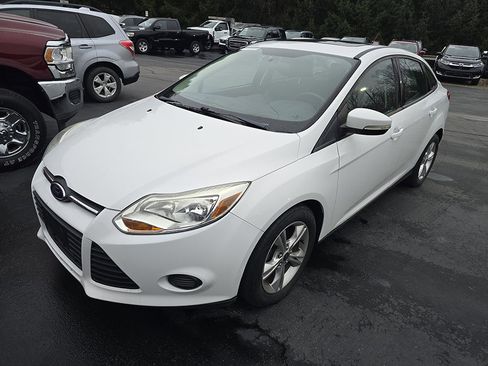 Used 2014 Ford Focus SE image 1