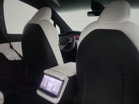 Used 2024 Tesla Model X AWD/4WD image 54