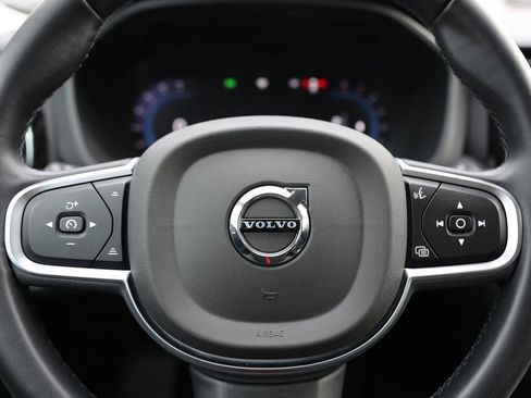 Used 2025 Volvo XC60 B5 Core image 32