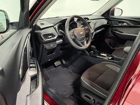 Used 2023 Chevrolet TrailBlazer LT FWD image 19