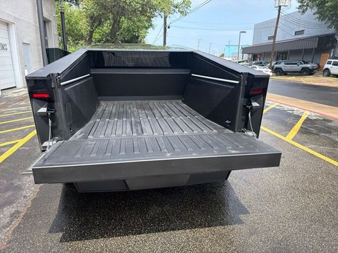 Used 2025 Tesla Cybertruck AWD Crew Cab image 21