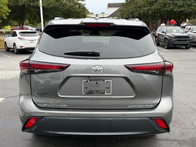 Used 2026 Toyota Highlander Limited AWD/4WD image 4