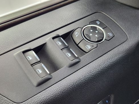 Used 2015 Ford F150 Platinum w/ Equipment Group 701A Luxury AWD/4WD image 17