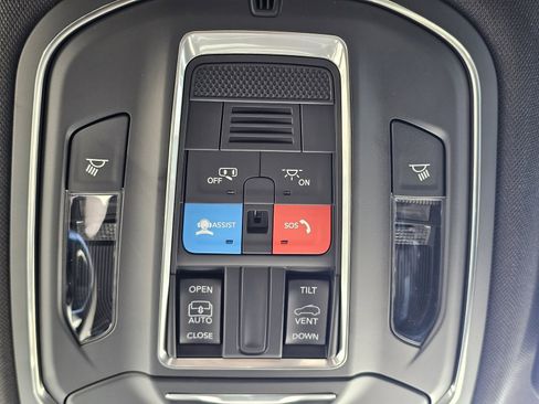 New 2025 Jeep Grand Cherokee L Laredo image 18