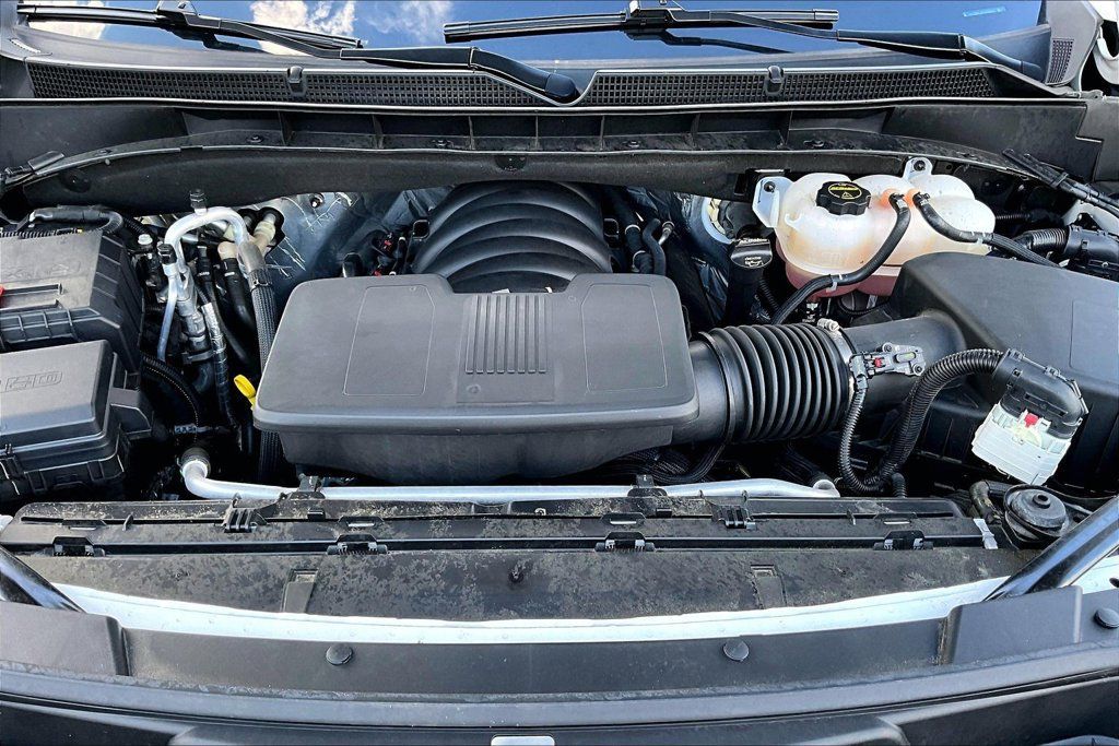 Used 2024 GMC Yukon SLE w/ Gmc Pro Safety Plus Package AWD/4WD image 10