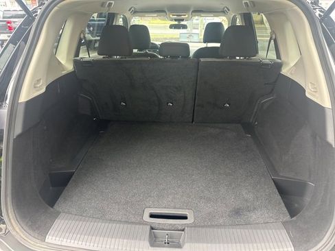 Used 2022 Nissan Rogue S image 15