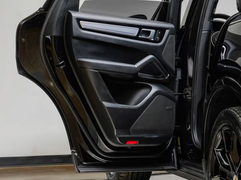 Used 2023 Porsche Cayenne Platinum Edition image 48