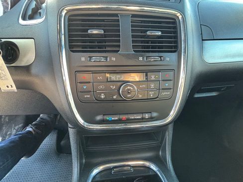 Used 2018 Dodge Grand Caravan GT image 17