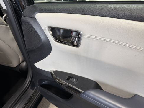 Used 2014 Toyota Avalon XLE Premium FWD image 23