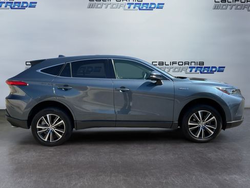 Used 2021 Toyota Venza LE w/ Carpet Mat Package (TMS) AWD/4WD image 4