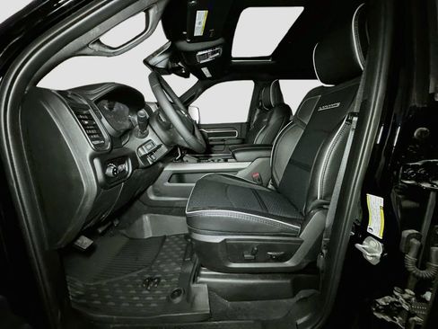 New 2026 RAM 2500 Laramie AWD/4WD image 15