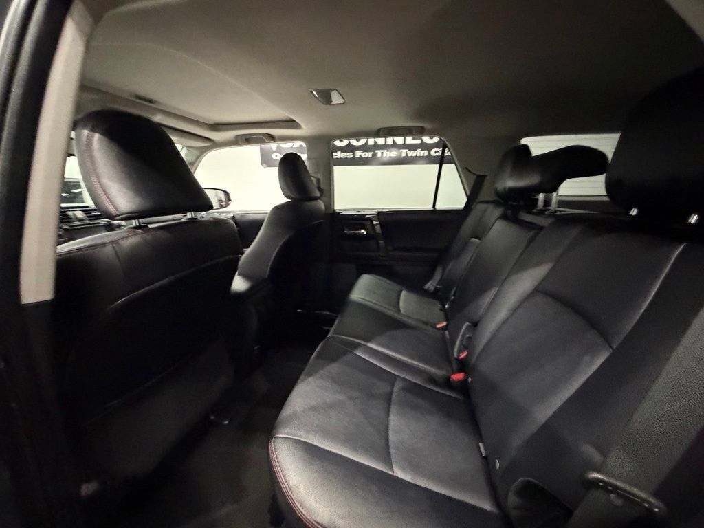Used 2018 Toyota 4Runner TRD Off-Road Premium AWD/4WD image 30