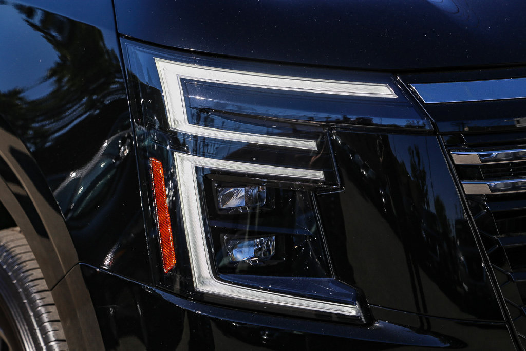 Used 2025 Nissan Armada SV AWD/4WD image 4