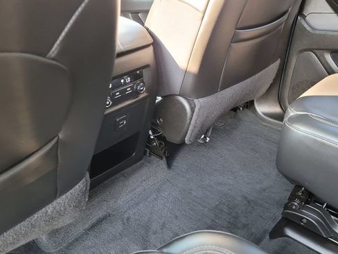 Used 2021 Chevrolet Traverse LT w/ LPO, Floor Liner Package AWD/4WD image 26