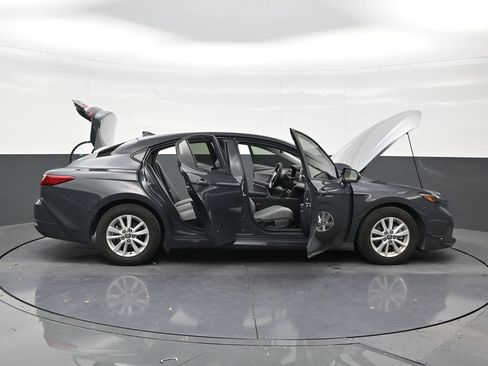 Used 2025 Toyota Camry LE FWD image 28