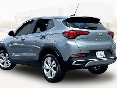 Used 2025 Buick Encore GX Preferred AWD/4WD image 4