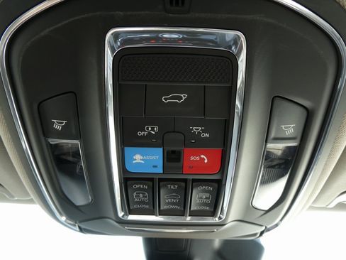 Used 2024 Jeep Wagoneer Series II w/ Premium Group I image 39