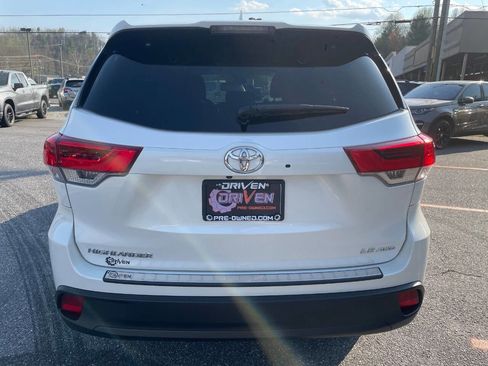 Used 2017 Toyota Highlander Plus image 9