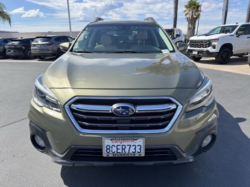 Used 2018 Subaru Outback 3.6R Limited AWD/4WD image 3