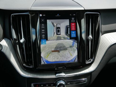 Certified 2025 Volvo XC60 B5 Plus AWD/4WD image 26