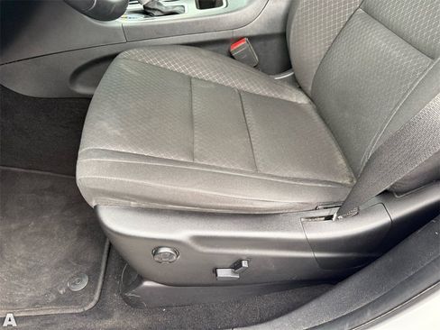 Used 2019 Jeep Grand Cherokee Laredo image 13