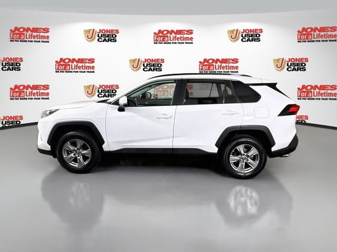 Certified 2022 Toyota RAV4 LE AWD/4WD image 13