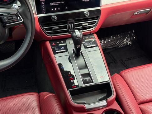 Used 2023 Porsche Macan GTS AWD/4WD image 29