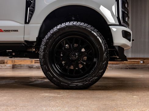 Used 2026 Ford F250 Platinum AWD/4WD image 12