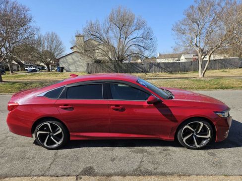Used 2018 Honda Accord Sport image 7