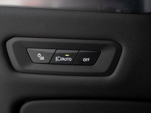 Used 2025 BMW X6 M Competition w/ Executive Package image 17