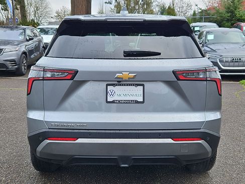 Used 2025 Chevrolet Equinox LT image 4