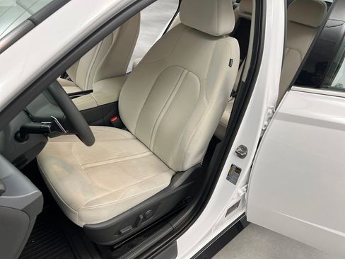 Used 2025 Hyundai Sonata SEL FWD image 9