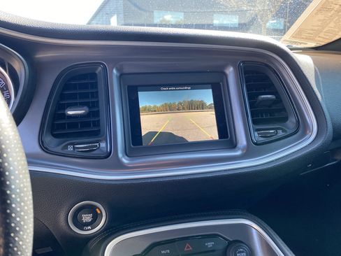 Used 2019 Dodge Challenger R/T image 31