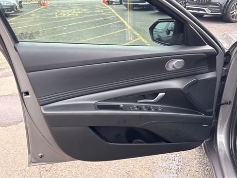 Used 2021 Hyundai Elantra SEL w/ Convenience + Premium Package FWD image 18