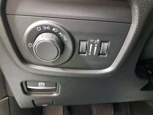 New 2025 Jeep Grand Cherokee Laredo X w/ Luxury Tech Group I image 12