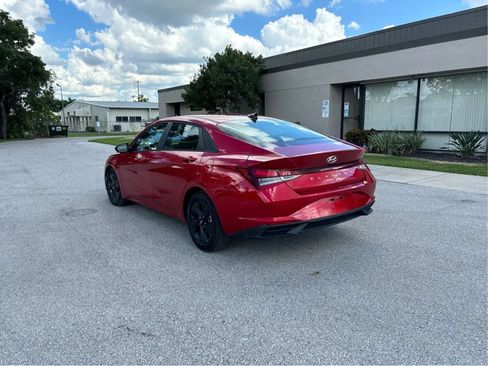 Used 2021 Hyundai Elantra SEL FWD image 6